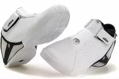 adidas和nike的鞋好在哪里,nike和adidas顶级跑鞋对比