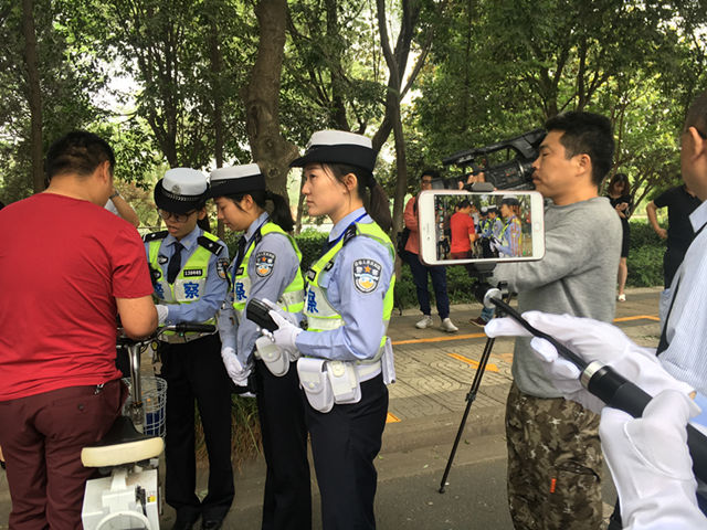 强东代言：文明出行宿迁交通“管斤”了