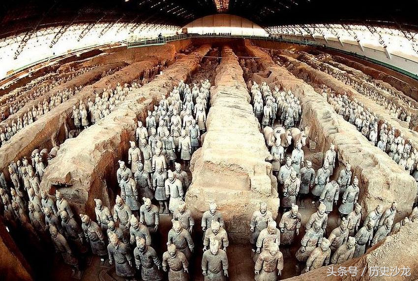 秦陵兵马俑不戴头盔,秦陵兵马俑是否有人工讲解