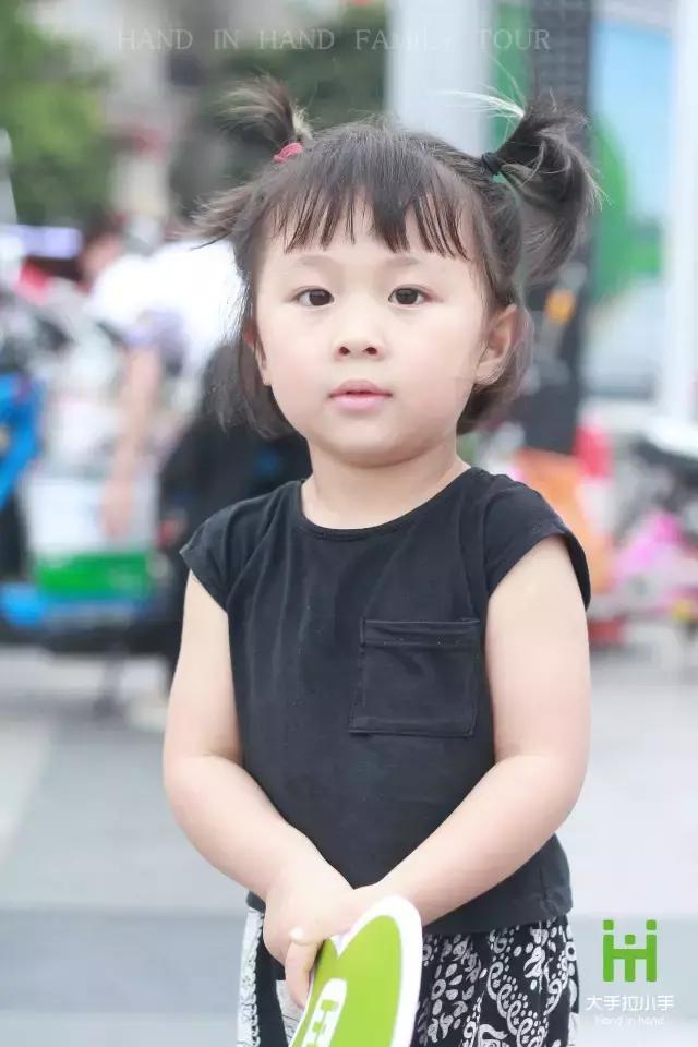 汉口江滩秀,潮童街拍视频