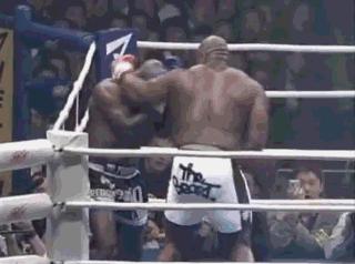 300斤壮汉对战散打选手实力悬殊,300斤壮汉格斗