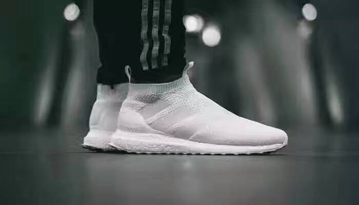联名鞋adidasboost白红蓝,被疯抢的鞋