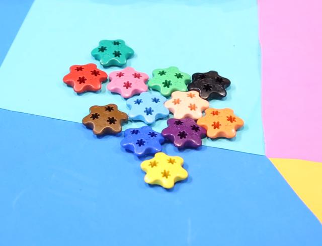 可食用可水洗蜡笔，妈妈不用担心宝宝误食，也不用担心宝宝乱涂乱抹啦