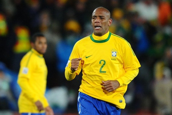 现代足球哪个位置难踢,现代足球什么位置最吃香