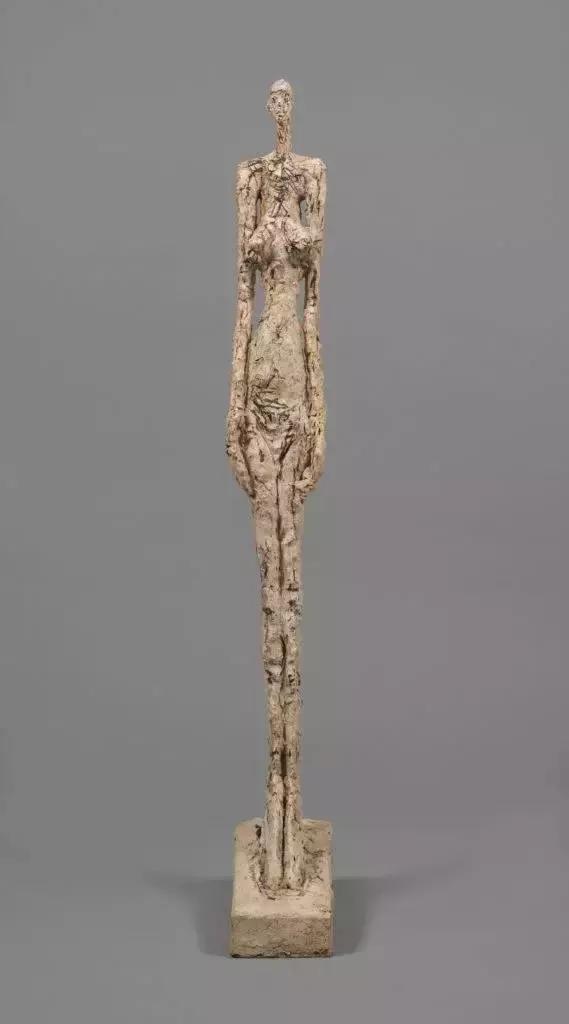 贾科梅蒂经典雕塑形象,贾科梅蒂的雕塑是用什么雕的