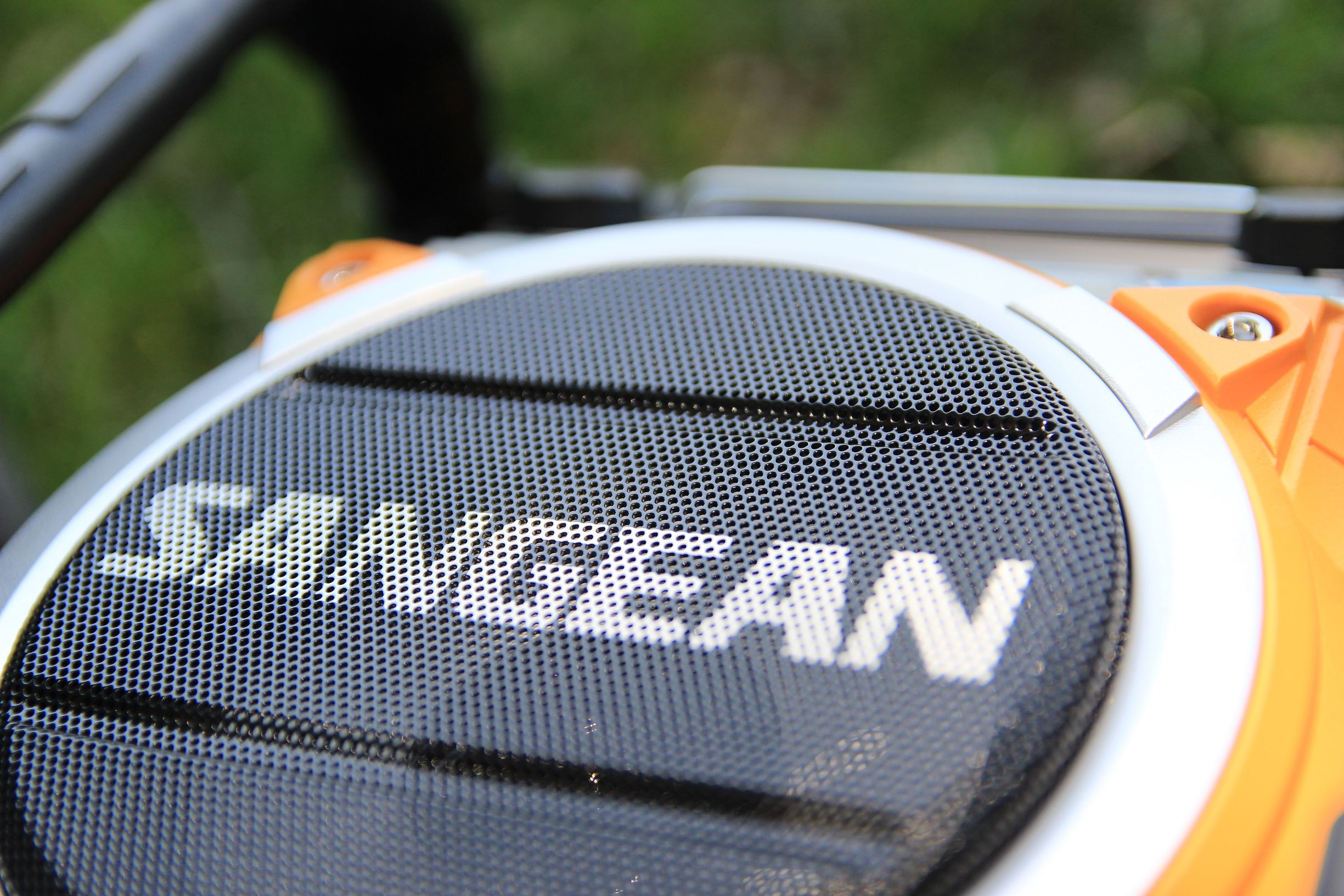 SANGEAN山进U4，被这个霸气的肌肉音响脸折服了，广场舞外放神器