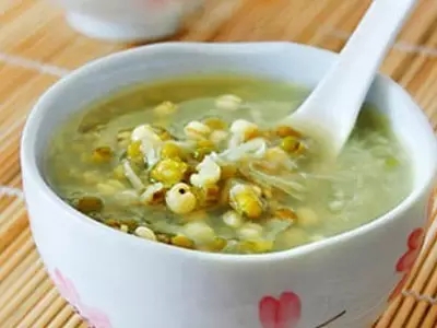 喝冰镇的绿豆汤好吗,冰镇绿豆汤不能喝吗