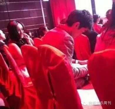 胡霍派糖过白色情人节啦！胡歌一边说不在爱情里，一边当CP王啊！