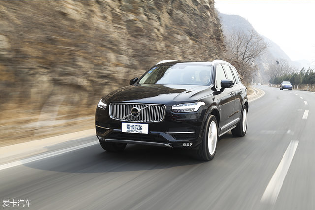 大众途锐对比沃尔沃xc90,大众途锐越野测试xc90