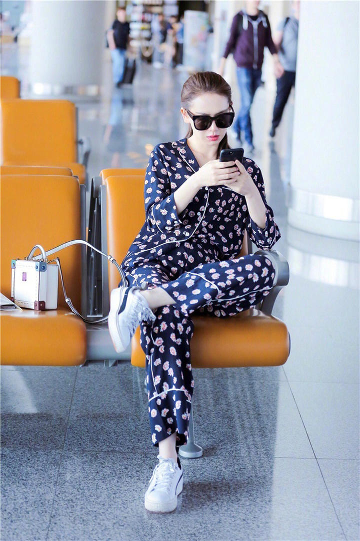 杨幂、刘雯、戚薇、马思纯，这么多明星都穿puma？一个被蕾哈娜拯救的品牌