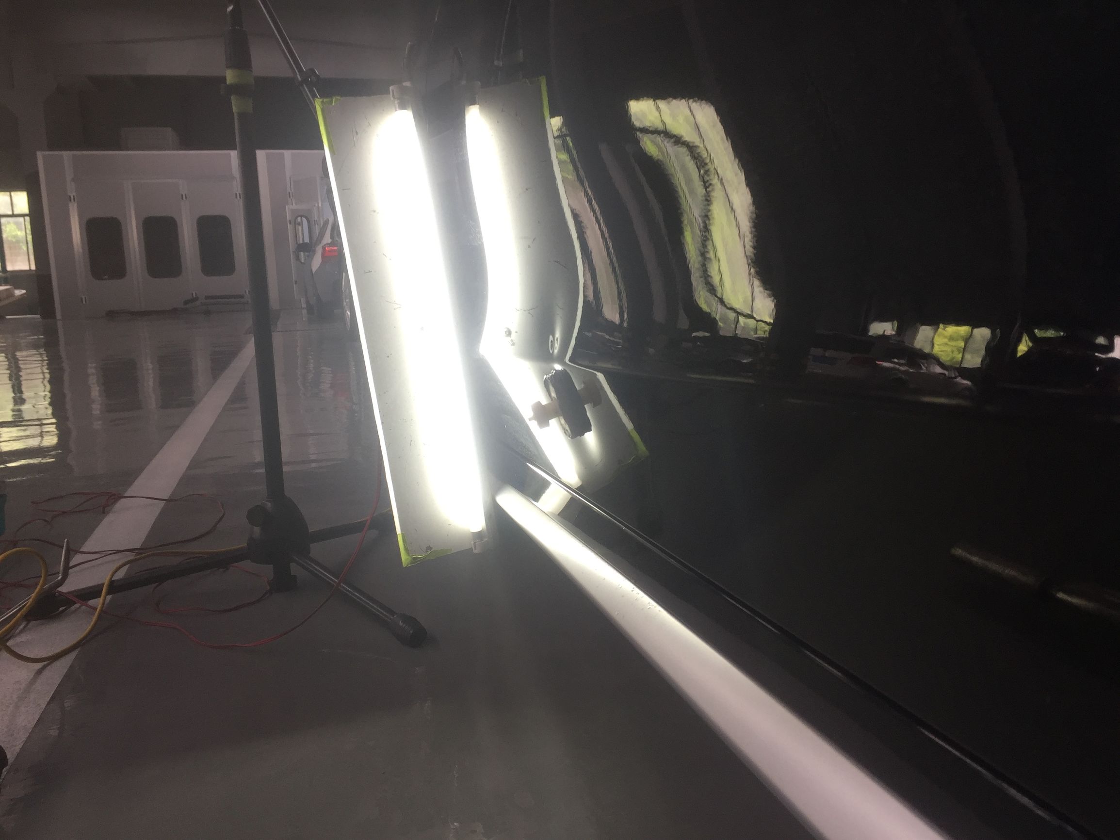 奔驰凹陷无痕修复,奔驰车门凹陷掉漆修复多少钱