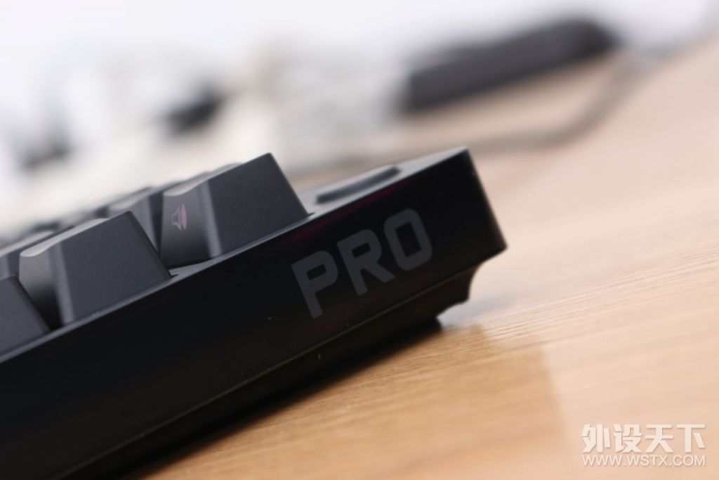 罗技游戏键盘推荐gpro,罗技键盘gpro尊贵蓝和海克斯版