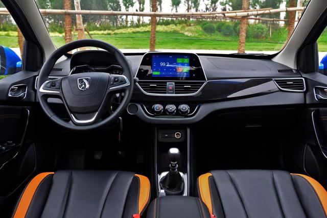 大灯起雾需要更换大灯吗,大灯起雾了怎么消除水汽