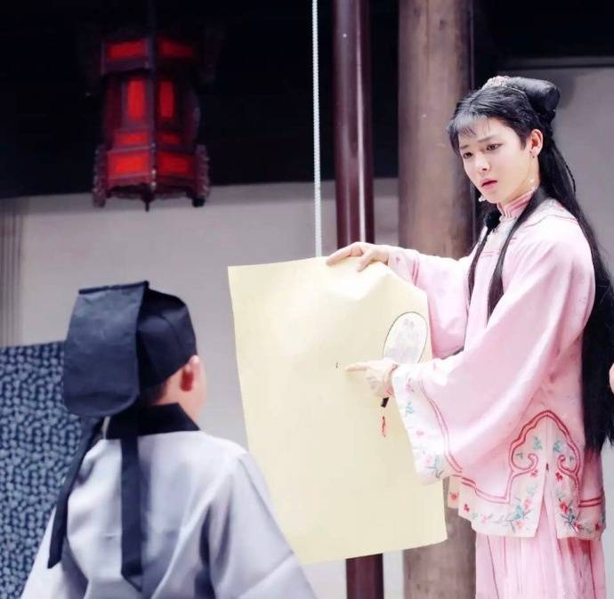 看八卦明星热门视频,马天宇鹿晗穿女装