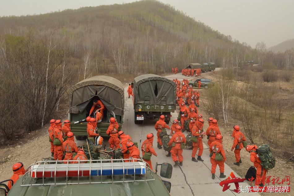 兵哥婚礼感人瞬间,感动的军人的婚礼视频