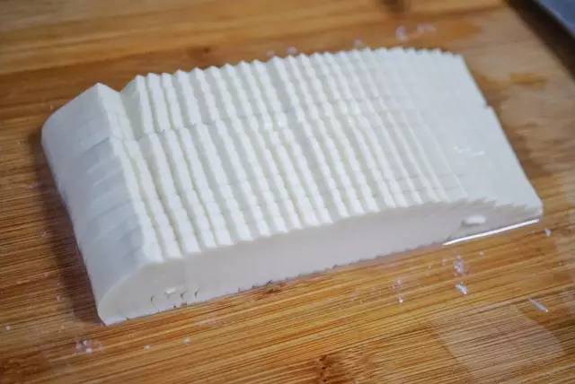 美味可口的皮蛋豆腐凉拌小贴士,又到夏天了各种小吃