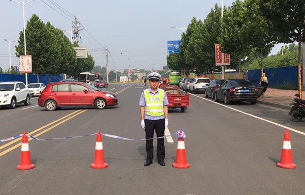 交警护考服务点,护学岗焦作交警