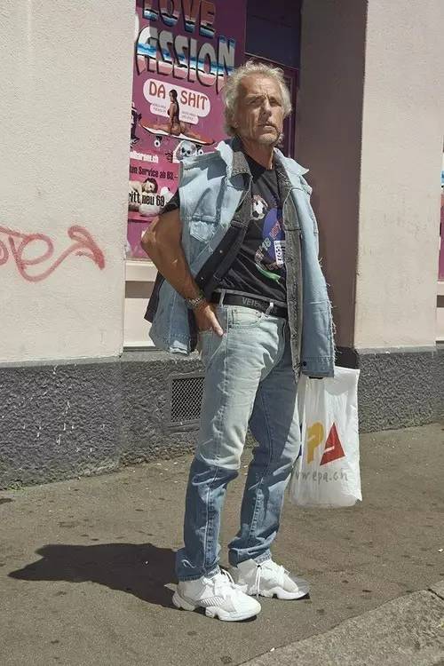 vetements联名耐克,vetements联名版