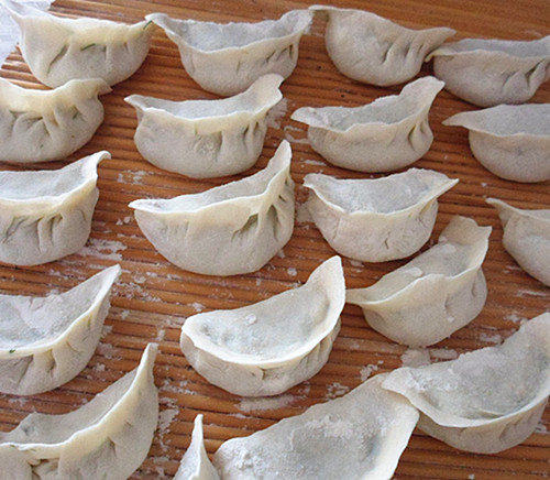 韭菜鸡蛋小茴香馅菜盒,茴香馅饺子好吃还是韭菜馅的好吃