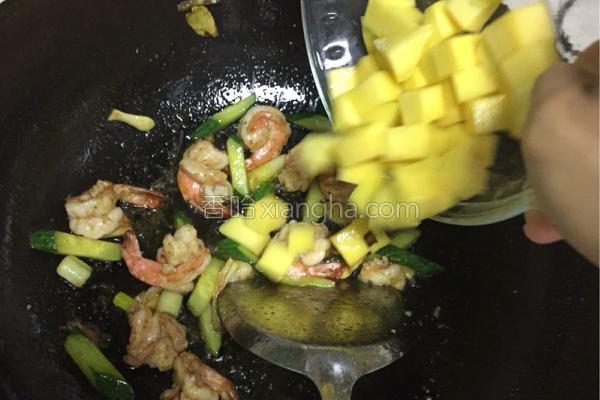 芒果虾仁的家常做法,芒果虾仁
