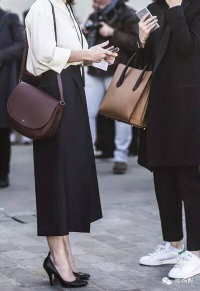 必买经典款包包价格适中,值得入的入门款包包