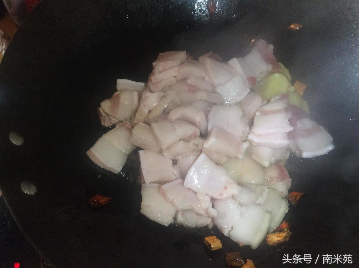 笋干经过这样处理烧肉才会好吃,浙江笋干梅干菜烧肉的家常做法