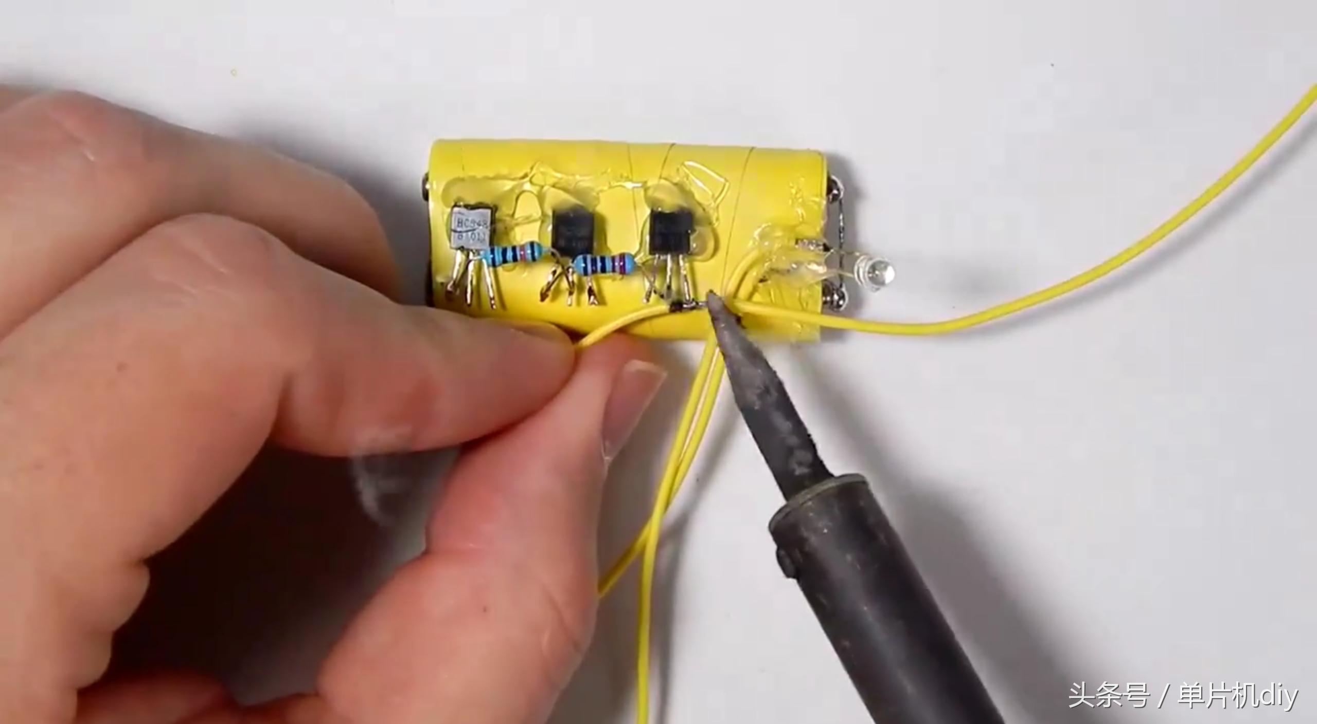 零线和火线怎么测绝缘,如何隔着绝缘层判断火线零线