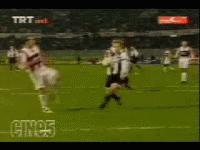 足球场上的搞笑进球,足球场上的经典搞笑瞬间又来了