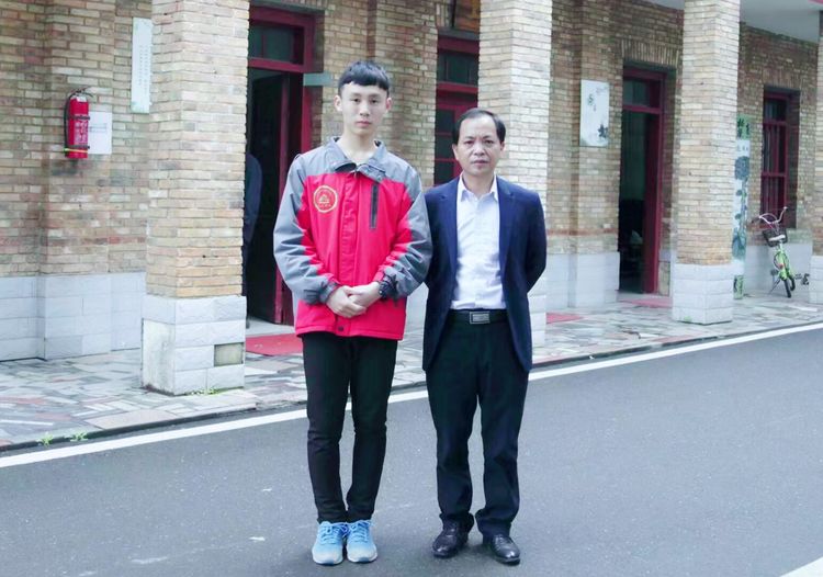 关于上栗中学,江西省上栗中学