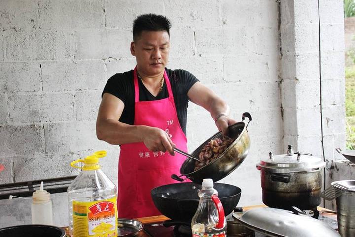 游机鸡是什么东西？吸引一群厨王跑到南宁农村吃