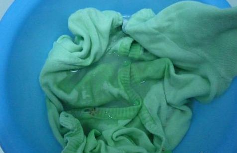 羊绒毛衣洗后怎么挂晒不变形,毛衣洗后变形特别松大怎么补救