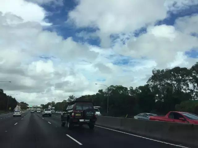 澳大利亚右舵车,澳大利亚行驶靠左还是靠右