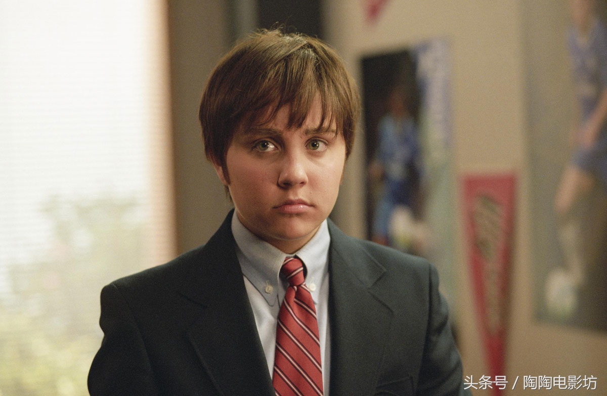 这两兄妹也是够了，为了证明自己的性别，一个脱裤子一个掀衣服