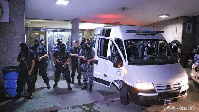 梅西加冕球王c罗祝贺,球王梅西在家乡举行婚礼cctv