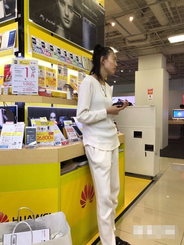 陈冠希秦舒培出游,陈冠希秦舒培旅行照