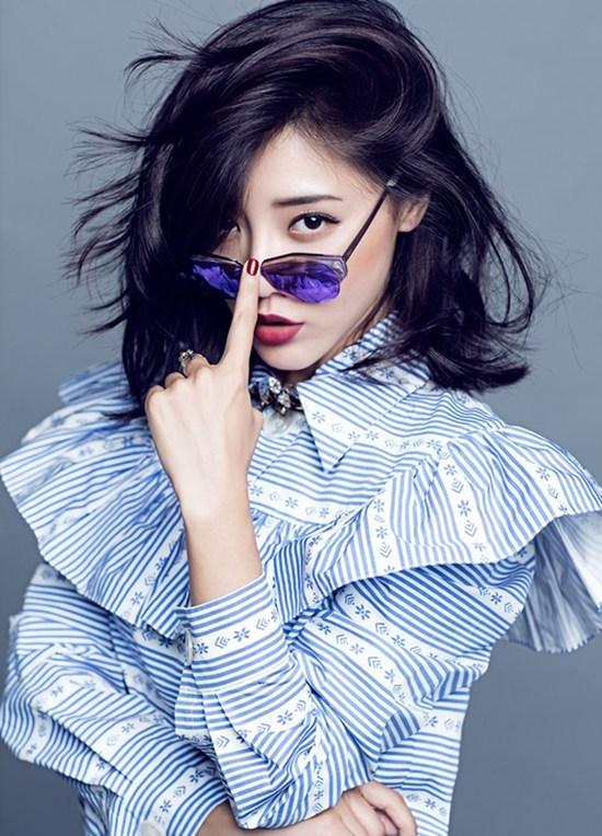 我想和这两个妹妹一起玩挠痒痒的游戏