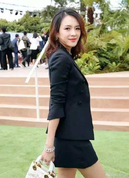 章子怡巴黎时装周白色休闲,章子怡米兰时装周白色裤裙