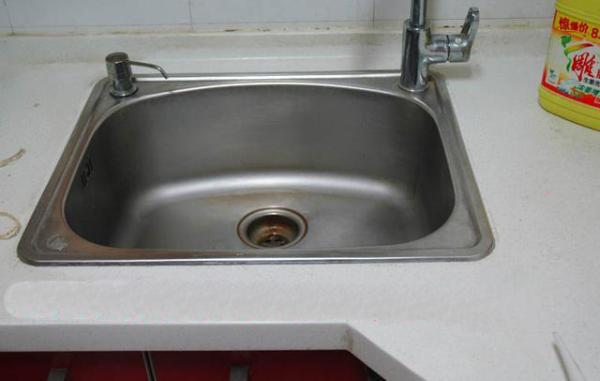 洗碗池胶发黑,洗碗槽玻璃胶发霉了怎么办