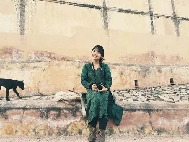 谁不是一边自信一边自卑,谁不是身负千斤重句子