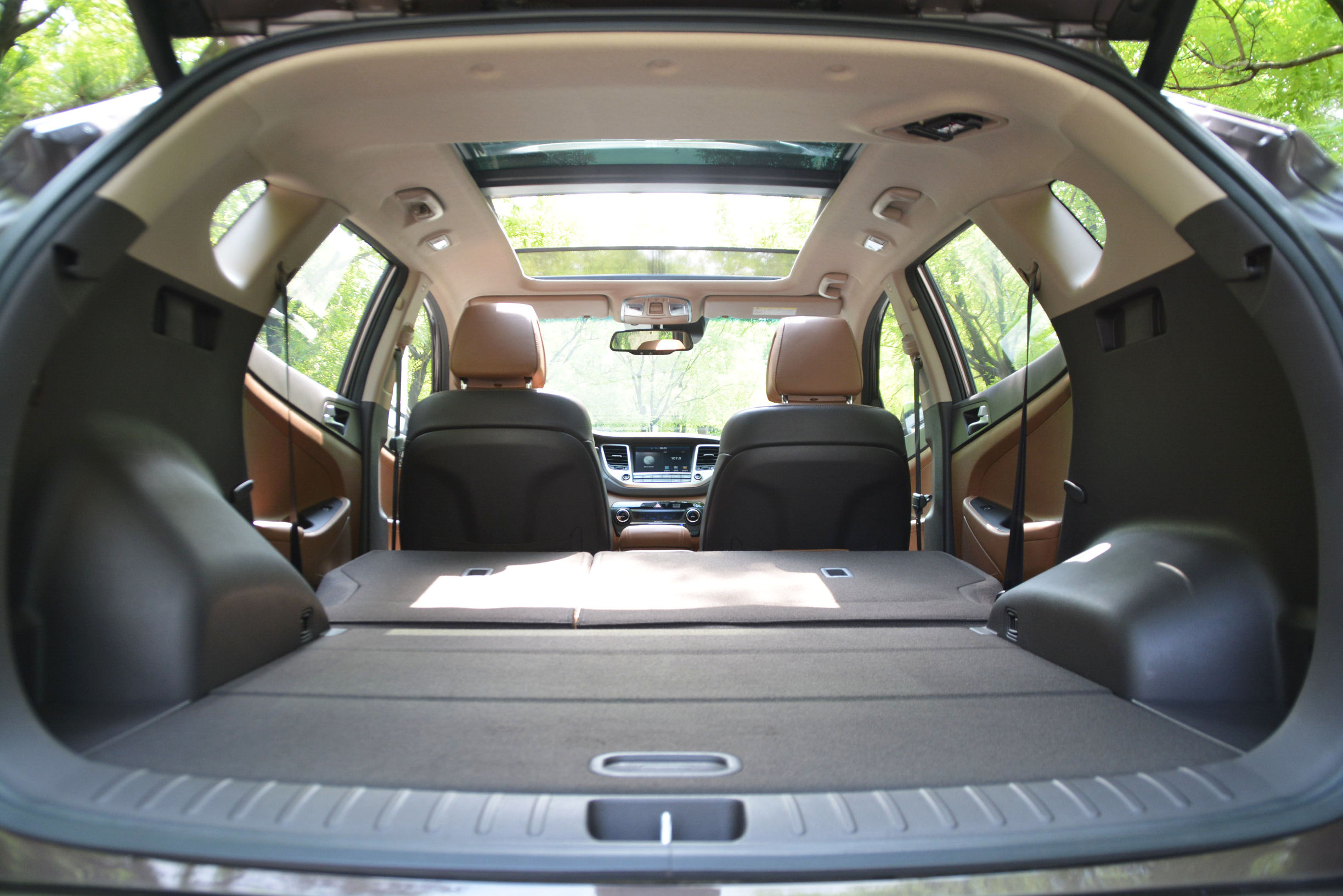 现代途胜四驱二手车11年,2020现代途胜2万公里值多少钱