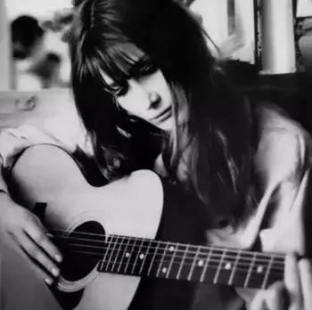 她是女版“王思聪”出身，却打出一手比他更好的牌，法国第一夫人布吕尼独特人生无须比较！