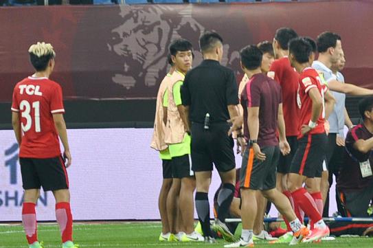 詹姆斯缺阵湖人憾负,詹姆斯vs辽足