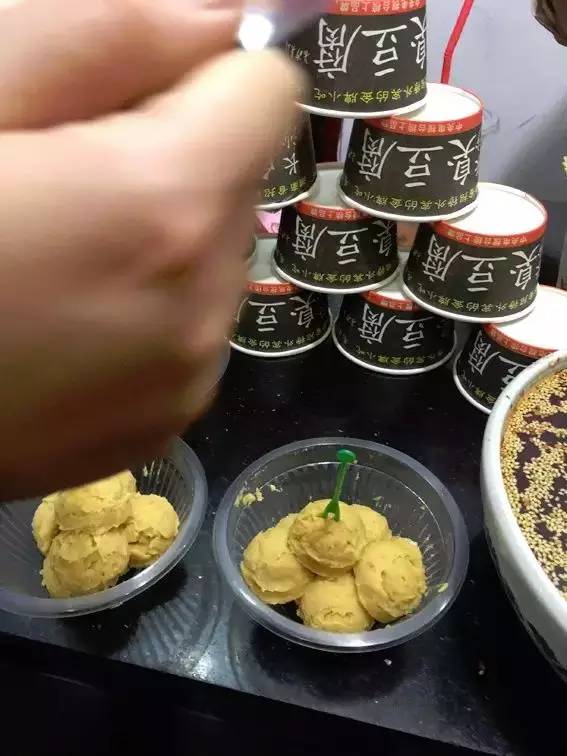 开封鼓楼广场离鼓楼夜市近吗,开封鼓楼夜市营业到几点