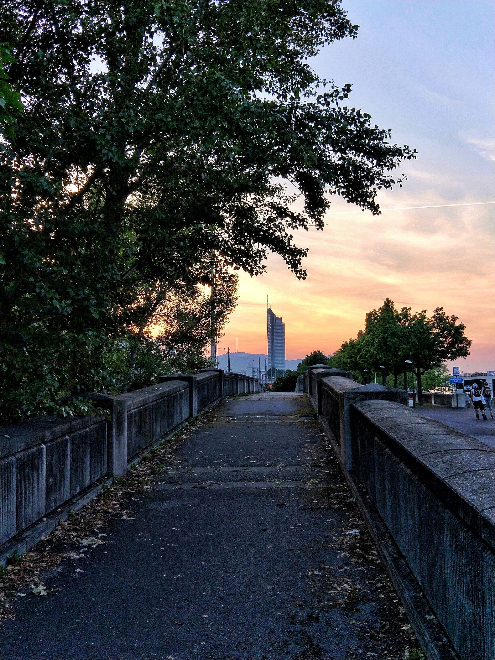 旅游风景手机怎么拍出高级感,旅游产品如何打造爆品