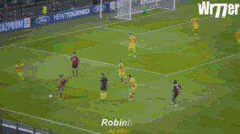 桑巴足球内马尔彩虹过人,经典十大足球精彩瞬间