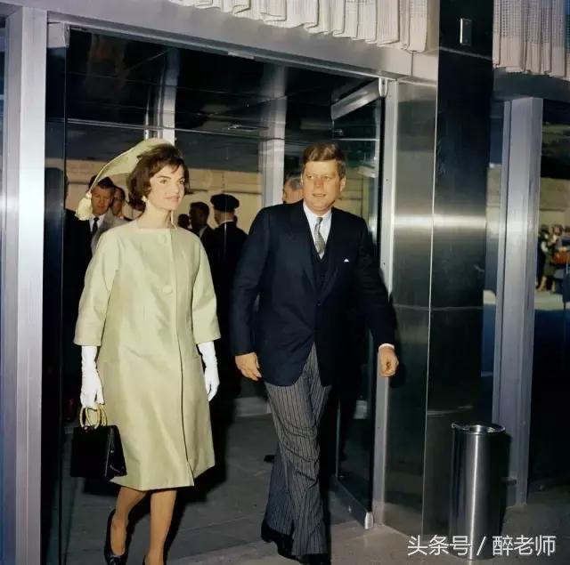 杰奎琳穿着带血的衣服,杰奎琳的眼泪音频