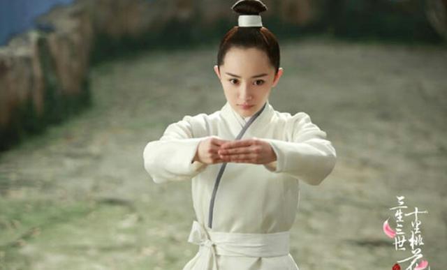 女生发际线高怎么办？杨幂热巴baby用血的教训来教你几招