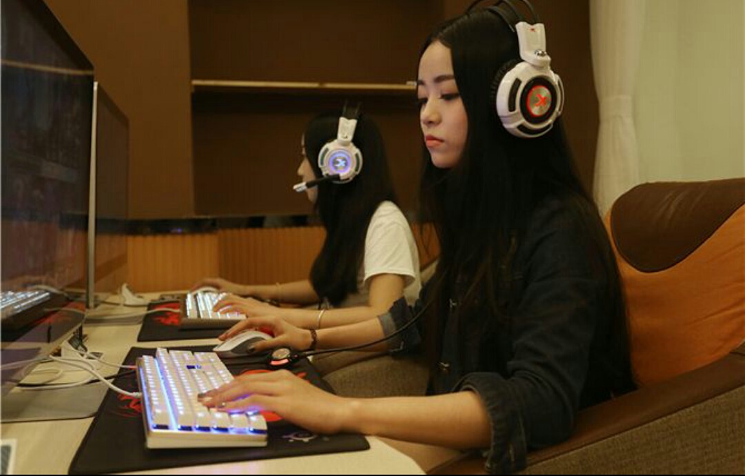 去网吧你都遇到哪些奇葩事,你在网吧里遇到的奇葩的事