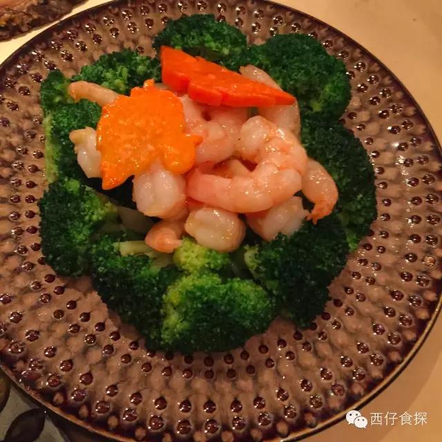 Bistro红墙小馆:繁星点点小酌处深幽院落瓦块鱼