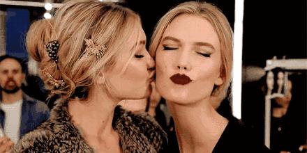 暴雨让城市颠倒,就算暴雨让城市颠倒我也会怀抱你